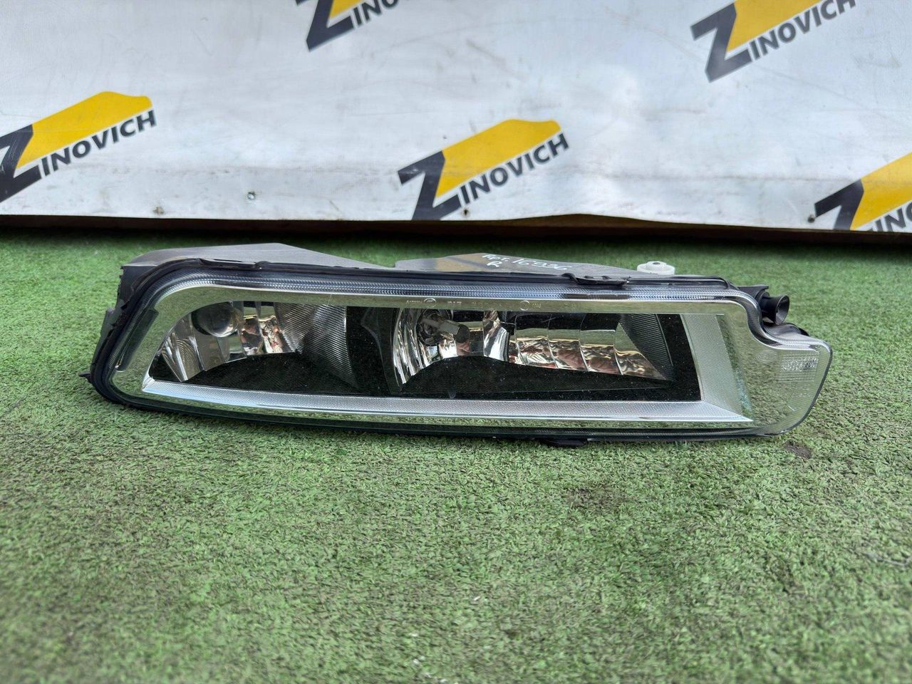 фара противотуманная правая Volkswagen Passat B8 (2014 - 2020), 3G0941662J, 1NA01183912 - фото №1