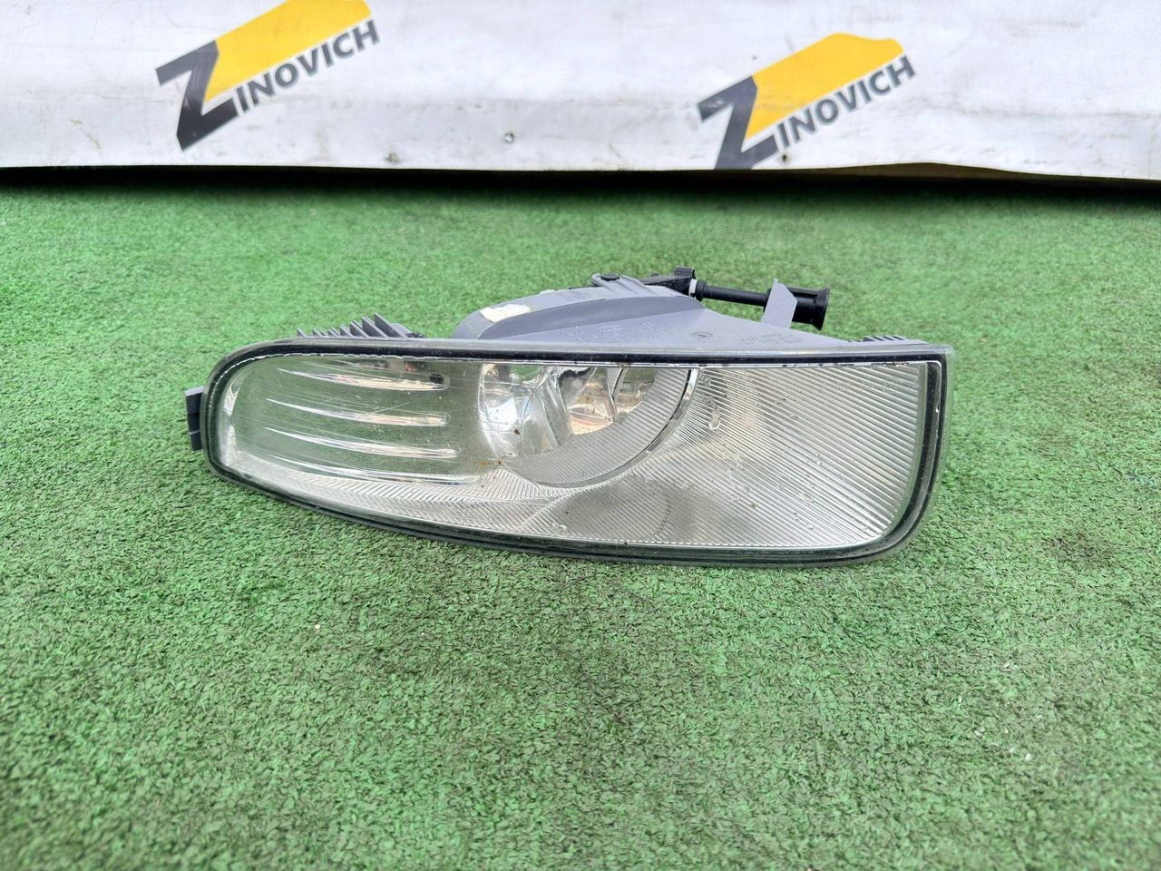 фара противотуманная правая Skoda Superb 2 поколение (2008 - 2013), 3T0941700, 3T0941702, 27162000, 27161800 - фото №1