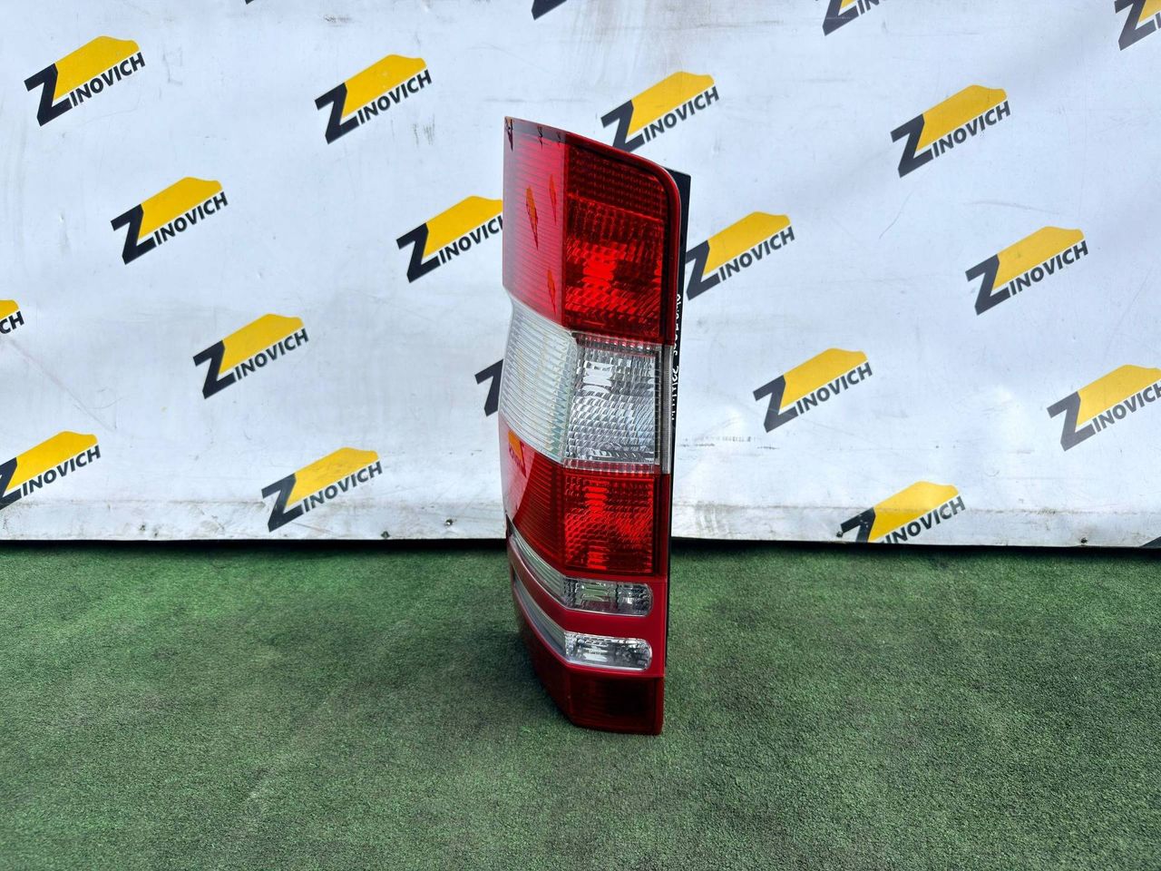 фонарь задний левый Mercedes-Benz Sprinter 2 поколение (W906) W906 (2006 - 2014), A9068200164, A9068202100 - фото №1