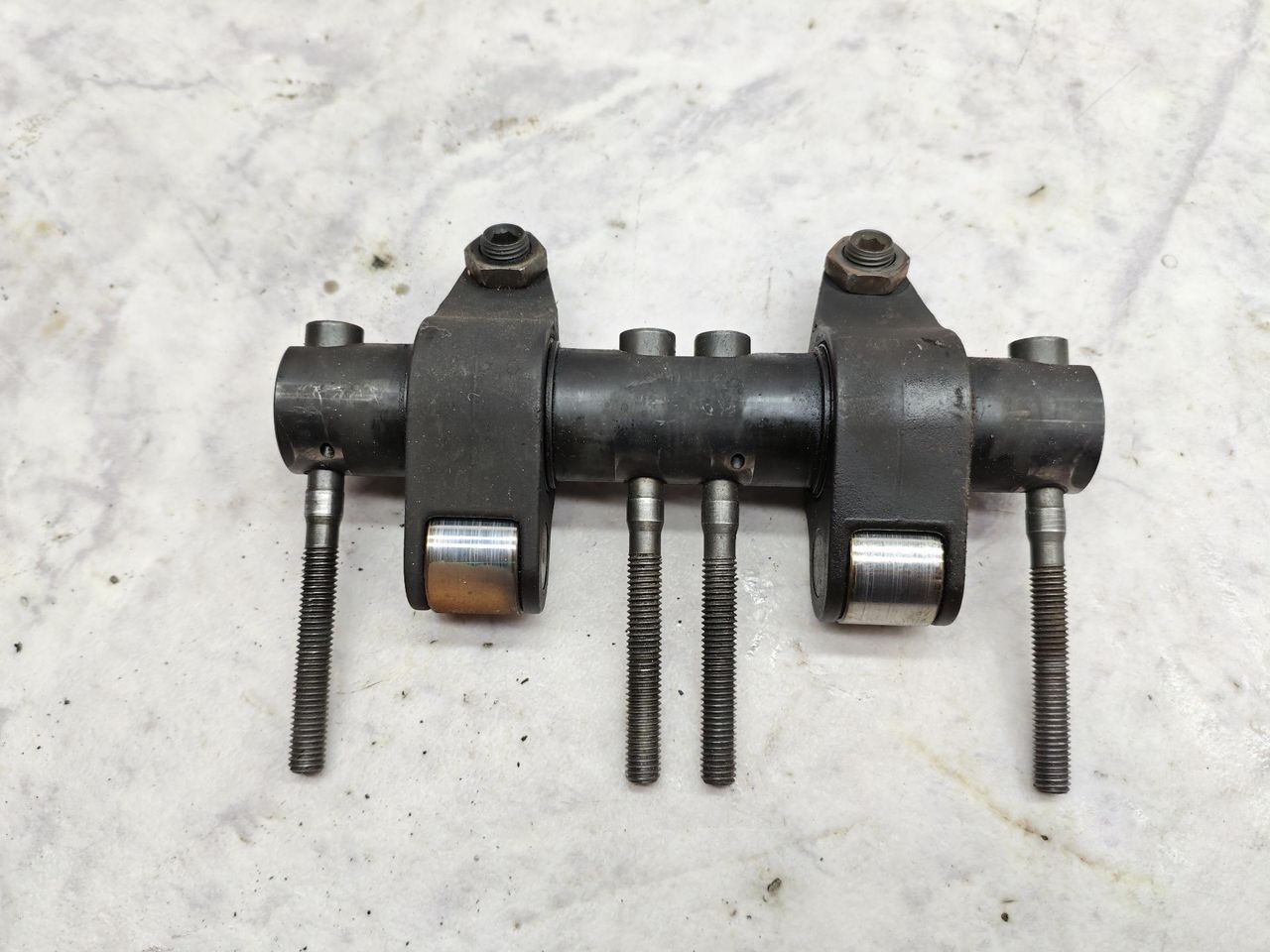коромысло клапана (рокер) Volkswagen Passat B5 2000, 1.9 л., TDi PD, ATJ, дизель, МКПП, универсал - фото №1