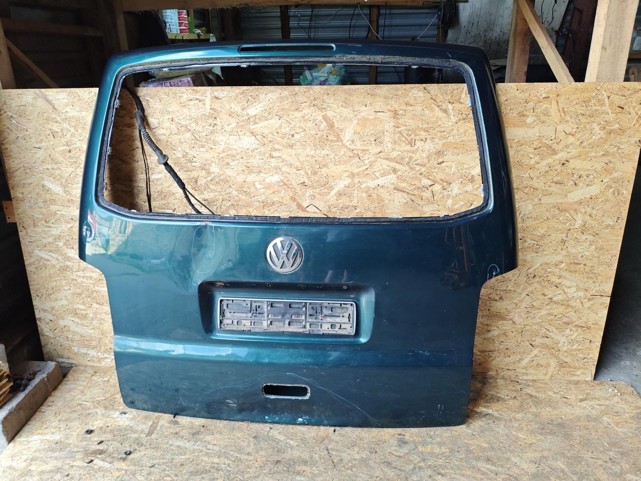 крышка багажника (дверь 3-5) Volkswagen Multivan T5 (2003 - 2009), 2.5 л., AXE, дизель, МКПП, микроавтобус, полный привод - фото №1