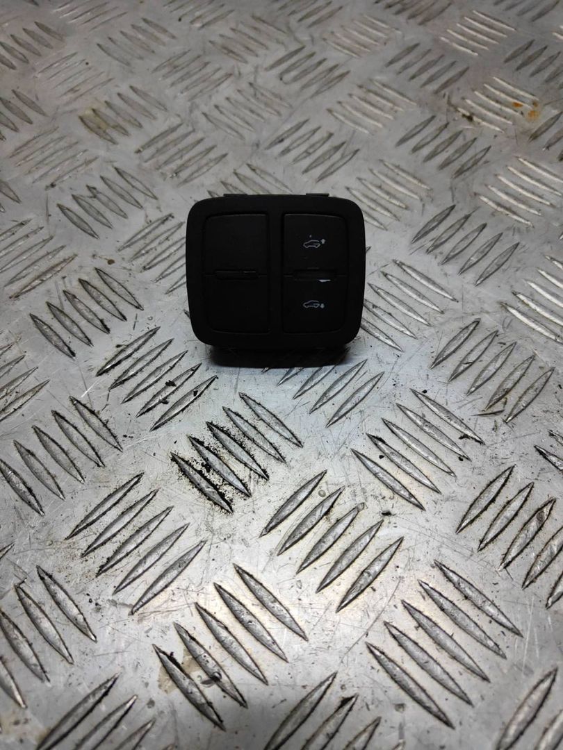 кнопка переключения режимов подвески Audi Q7 4L 2006, 3.0 л., TDi, BUG, дизель, АКПП, бежево-серый, внедорожник 5 дв., полный привод, правый руль, 4L0959511 - фото №1