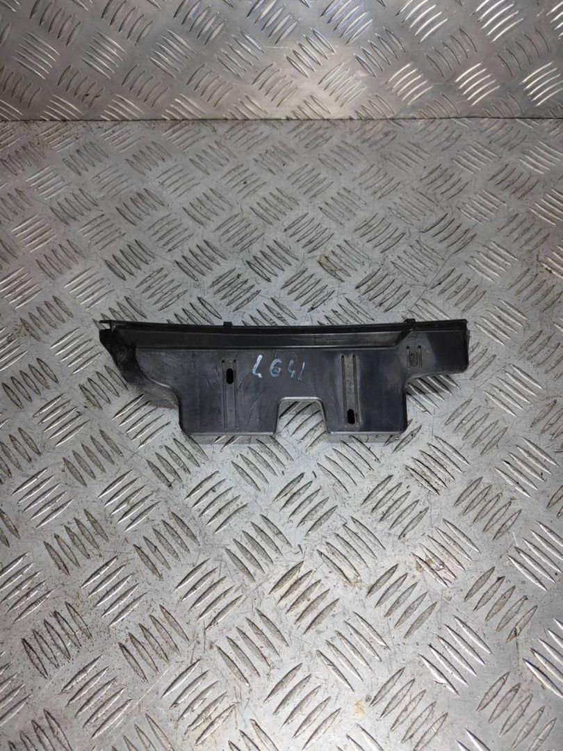 Крепление бампера заднего Audi A6 4F/C6 2006, 2.4 л., i, BDW, бензин, вариатор, чёрный, седан, передний привод, правый руль, 4F0807898 - фото №1