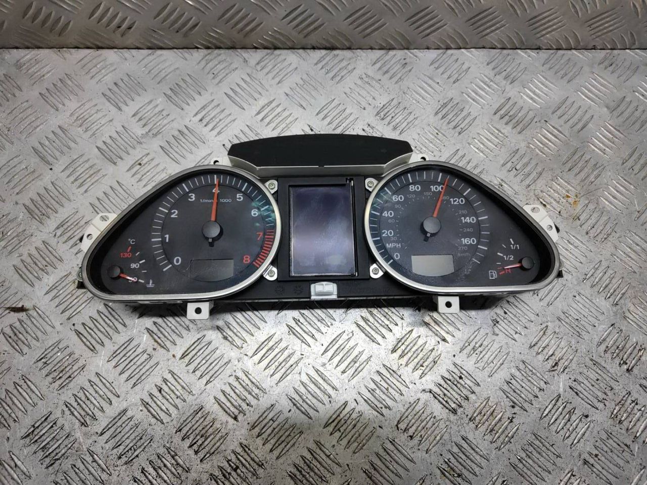 щиток приборов (приборная панель) Audi A6 4F/C6 2006, 2.4 л., i, BDW, бензин, вариатор, чёрный, седан, передний привод, правый руль, 4F0920950 - фото №1
