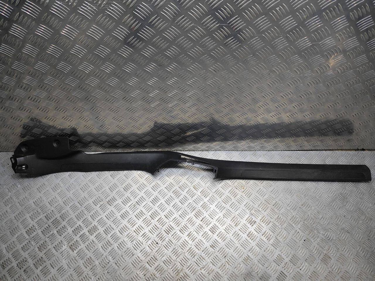 накладка на порог Volkswagen Passat B6 2009, 2.0 л., TDi, CBAA, дизель, 6МКПП, серебристый, седан, передний привод, правый руль, 3C0853370 - фото №1