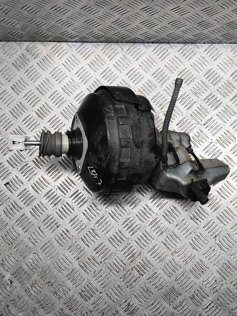 вакуумный усилитель тормозов Volkswagen Passat B6 2009, 2.0 л., TDi, CBAA, дизель, 6МКПП, серебристый, седан, передний привод, правый руль, 3C2611301, 3C2614105AD - фото №1