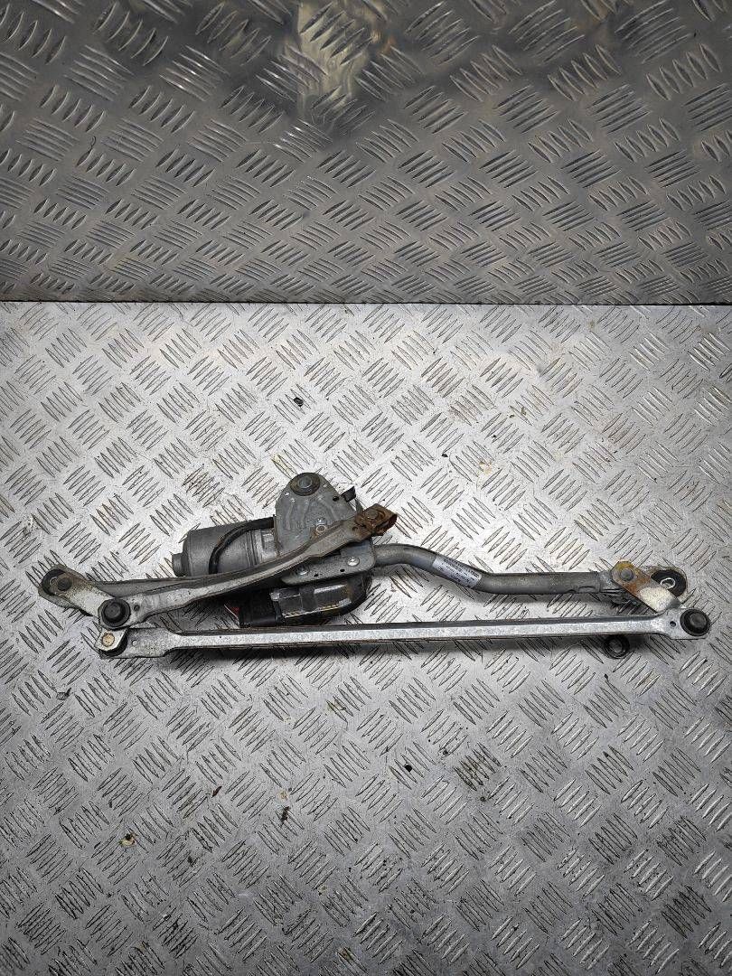 механизм стеклоочистителя (трапеция дворников) Audi A6 4F/C6 2006, 2.4 л., i, BDW, бензин, вариатор, чёрный, седан, передний привод, правый руль, 4F2955023B - фото №1