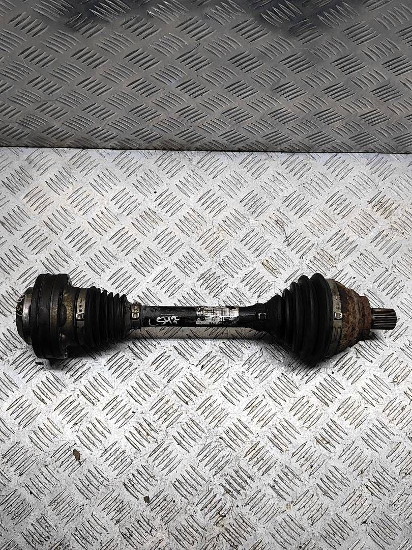 полуось передняя левая (приводной вал, ШРУС) Volkswagen Passat B6 2009, 2.0 л., TDi, CBAA, дизель, 6МКПП, серебристый, седан, передний привод, правый руль, 1K0407271BJ - фото №1