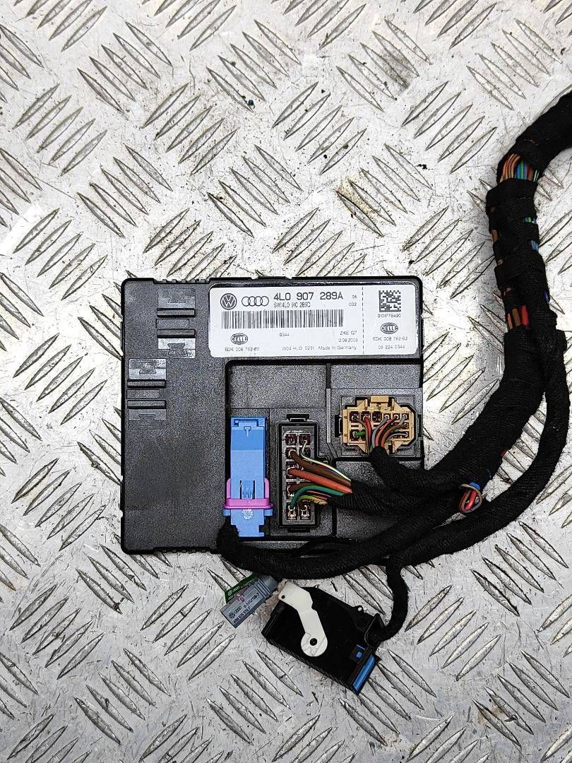 блок комфорта Audi Q7 4L 2006, 3.0 л., TDi, BUG, дизель, АКПП, бежево-серый, внедорожник 5 дв., полный привод, правый руль, 4L0907289A - фото №1
