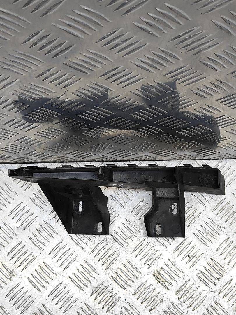 отбойник бампера переднего левой Audi Q7 4L 2006, 3.0 л., TDi, BUG, дизель, АКПП, бежево-серый, внедорожник 5 дв., полный привод, правый руль, 4L0807333 - фото №1