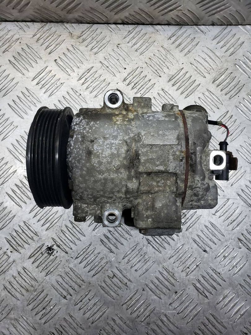 компрессор кондиционера Volkswagen Polo 4 поколение 2003, 1.4 л., i, BBZ, бензин, МКПП, передний привод, 6Q0820803J - фото №1
