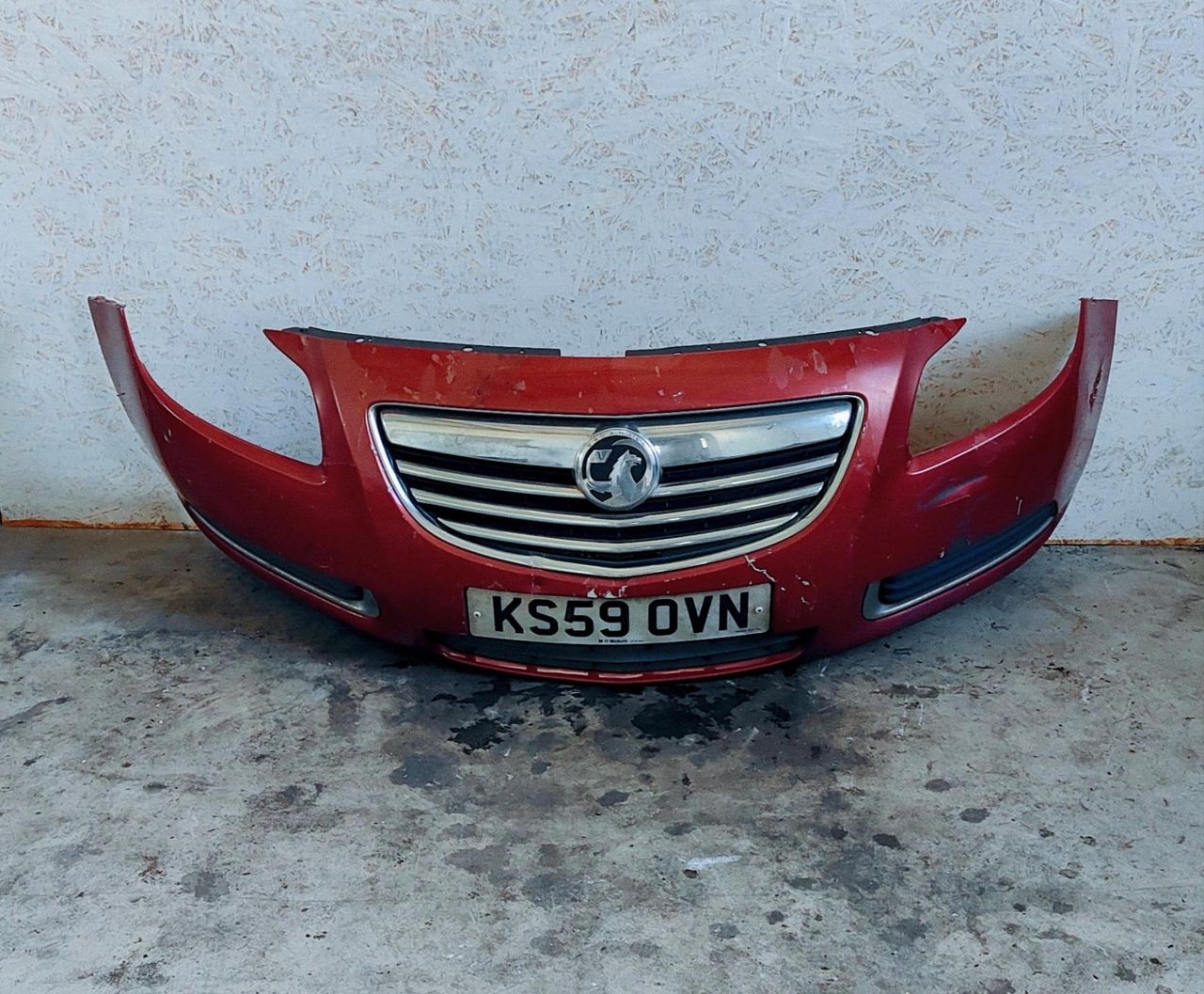 бампер передний Opel Insignia 1 поколение (A) 2010, дизель, красный, правый руль, 551004542, 13288280 - фото №1
