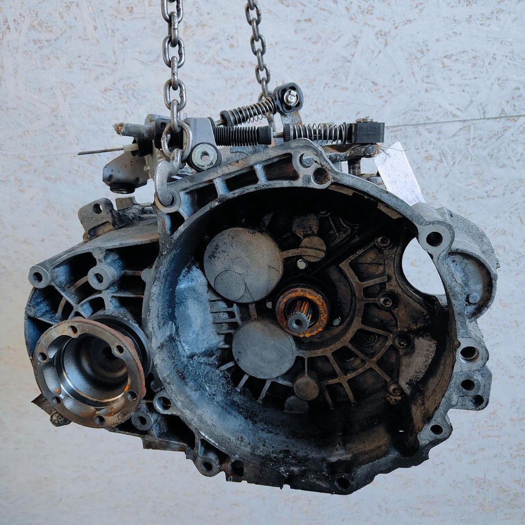 КПП механическая (МКПП) Volkswagen Passat B6 2009, 2.0 л., TDi, BKP, дизель, 6МКПП, передний привод, JLU - фото №1