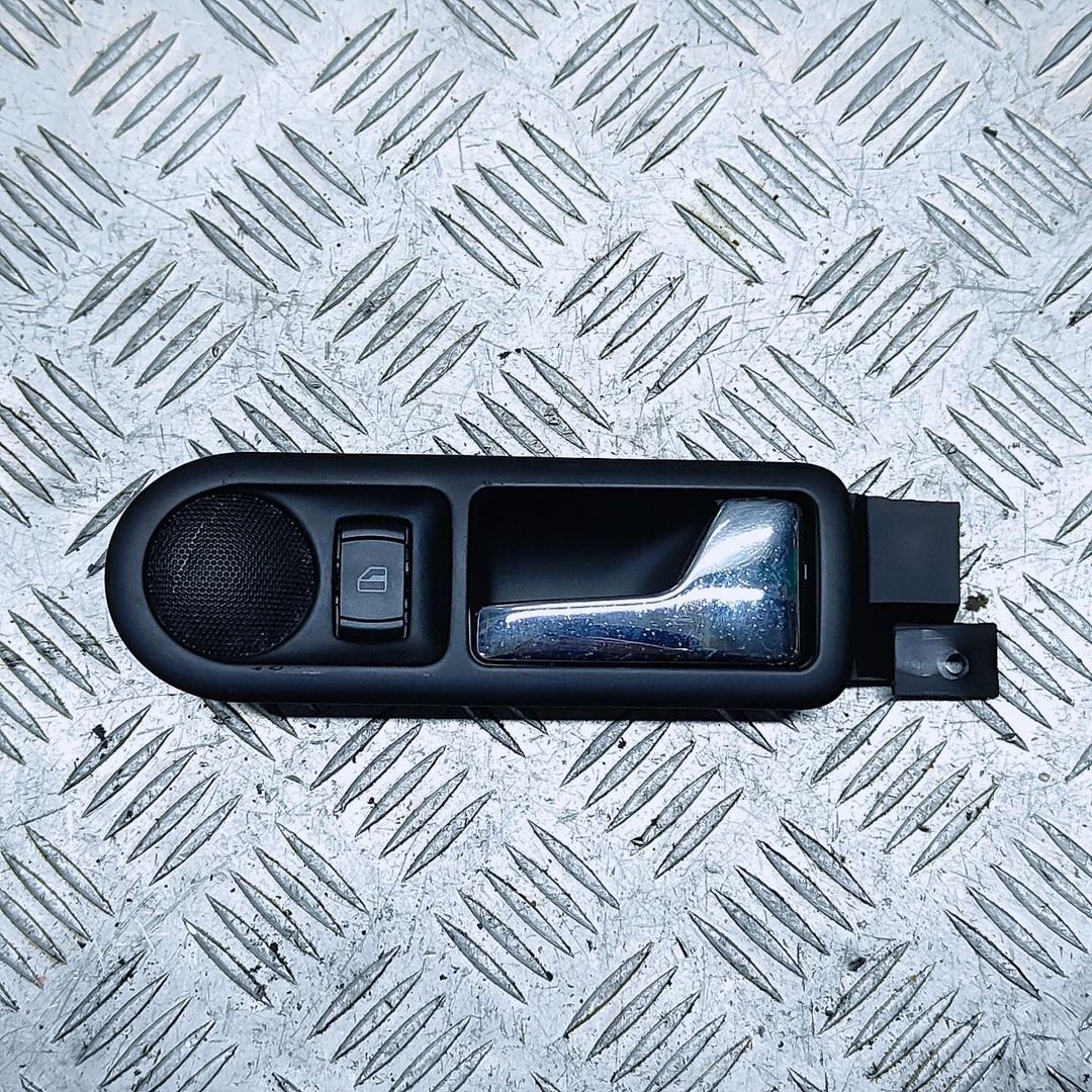 ручка внутренняя задняя правая Volkswagen Passat B5 1999, синий, универсал, 1J0959855, 3B0035411, 3B0839114AR - фото №1