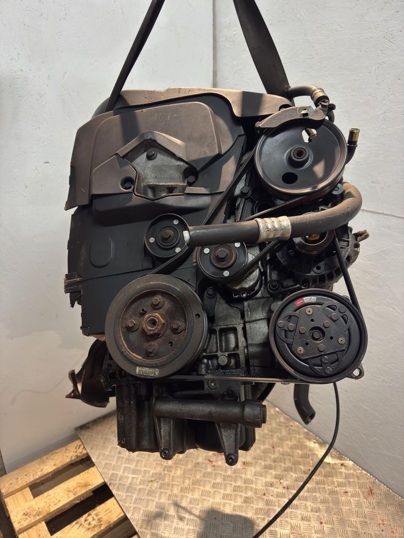 двигатель Volvo V40 1 поколение 1998, 1.8 л., i, B 4184 S, бензин, 5МКПП, передний привод, B4184S, B4184S - фото №1