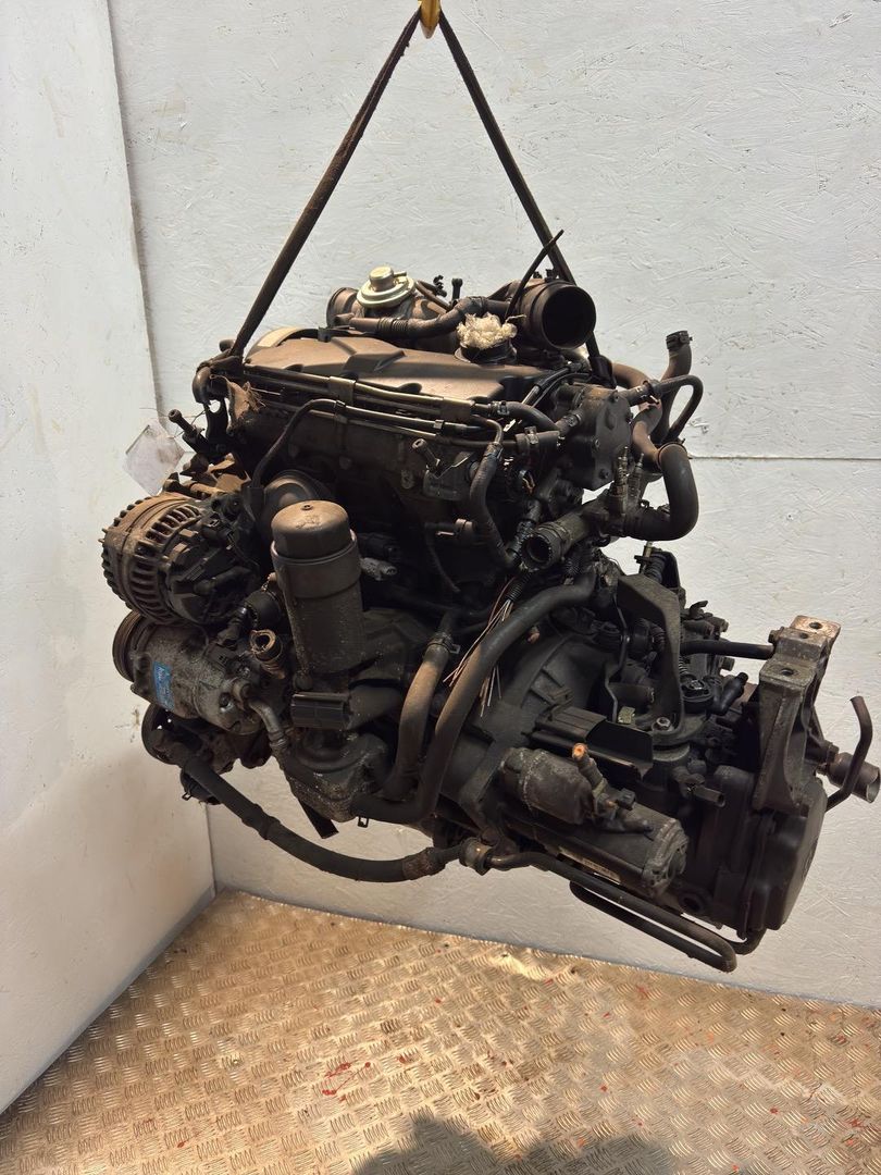 двигатель Volkswagen Golf 4 поколение 2002, 1.9 л., TDi, AXR, дизель, 5МКПП, передний привод, ATD, AXR - фото №1
