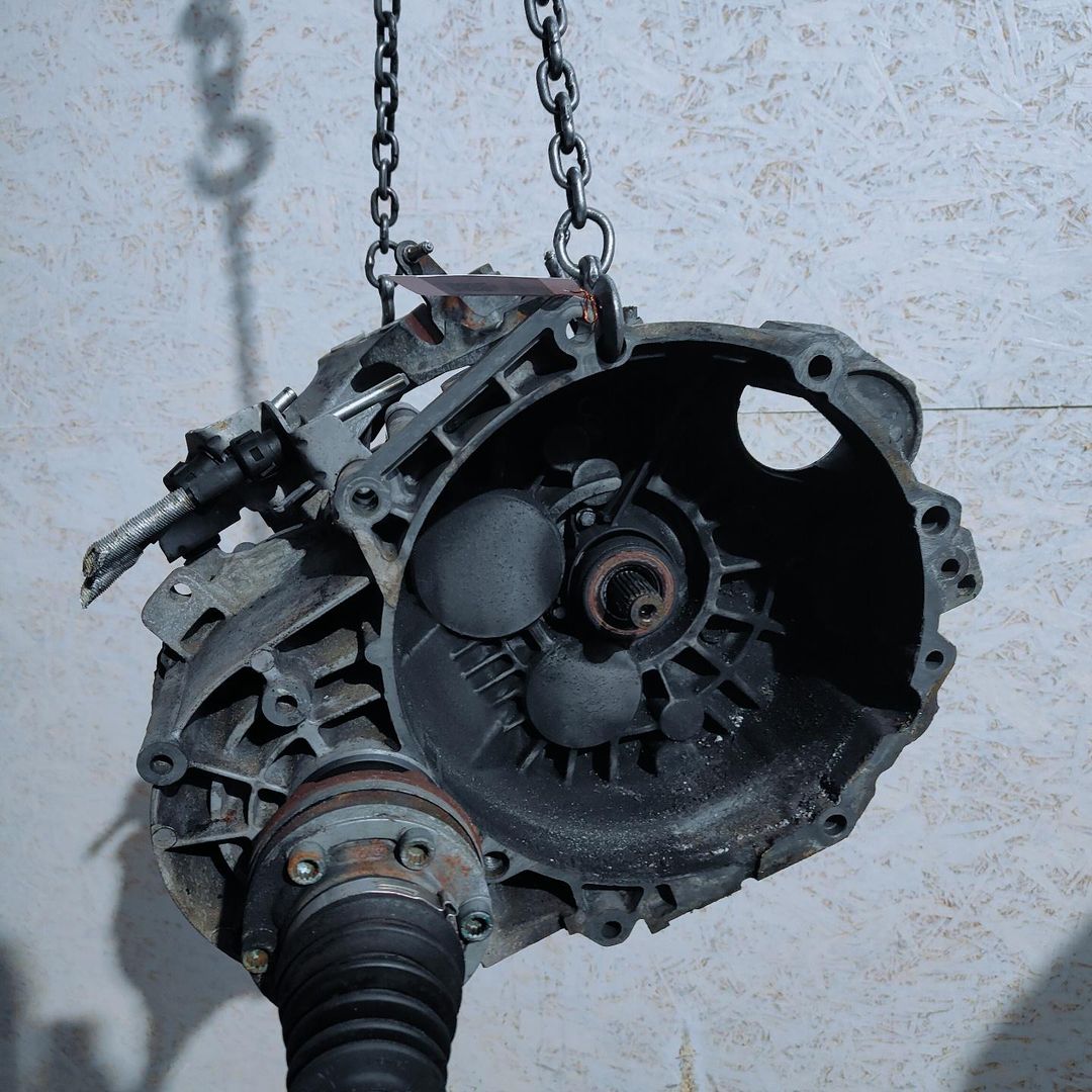 КПП механическая (МКПП) Volkswagen Passat B6 2009, 2.0 л., TDi, BKP, дизель, 6МКПП, передний привод, HDV - фото №1