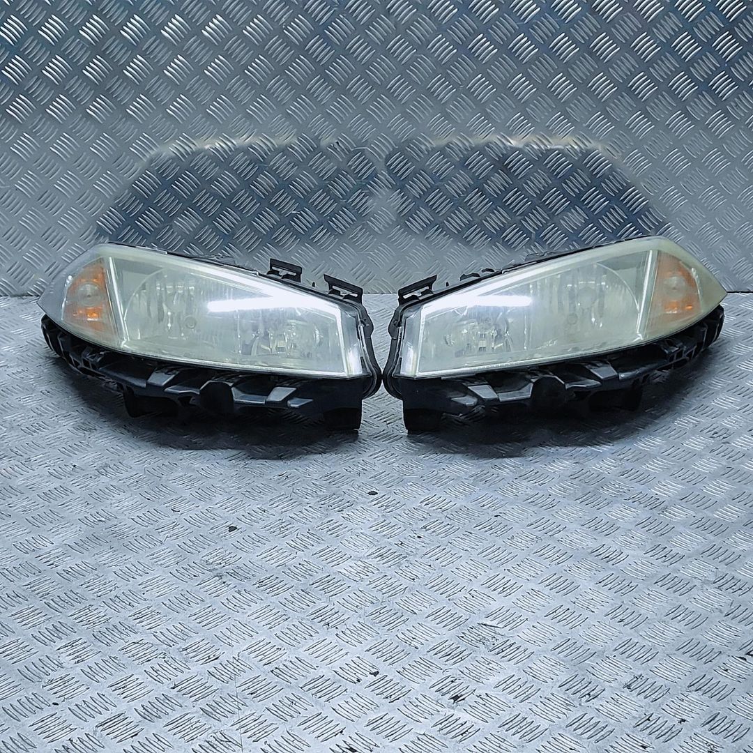 фара левая Renault Megane 2 поколение 2005, серо-зеленый, универсал, правый руль, 8200567431B, 89306993, 8200114673 - фото №1
