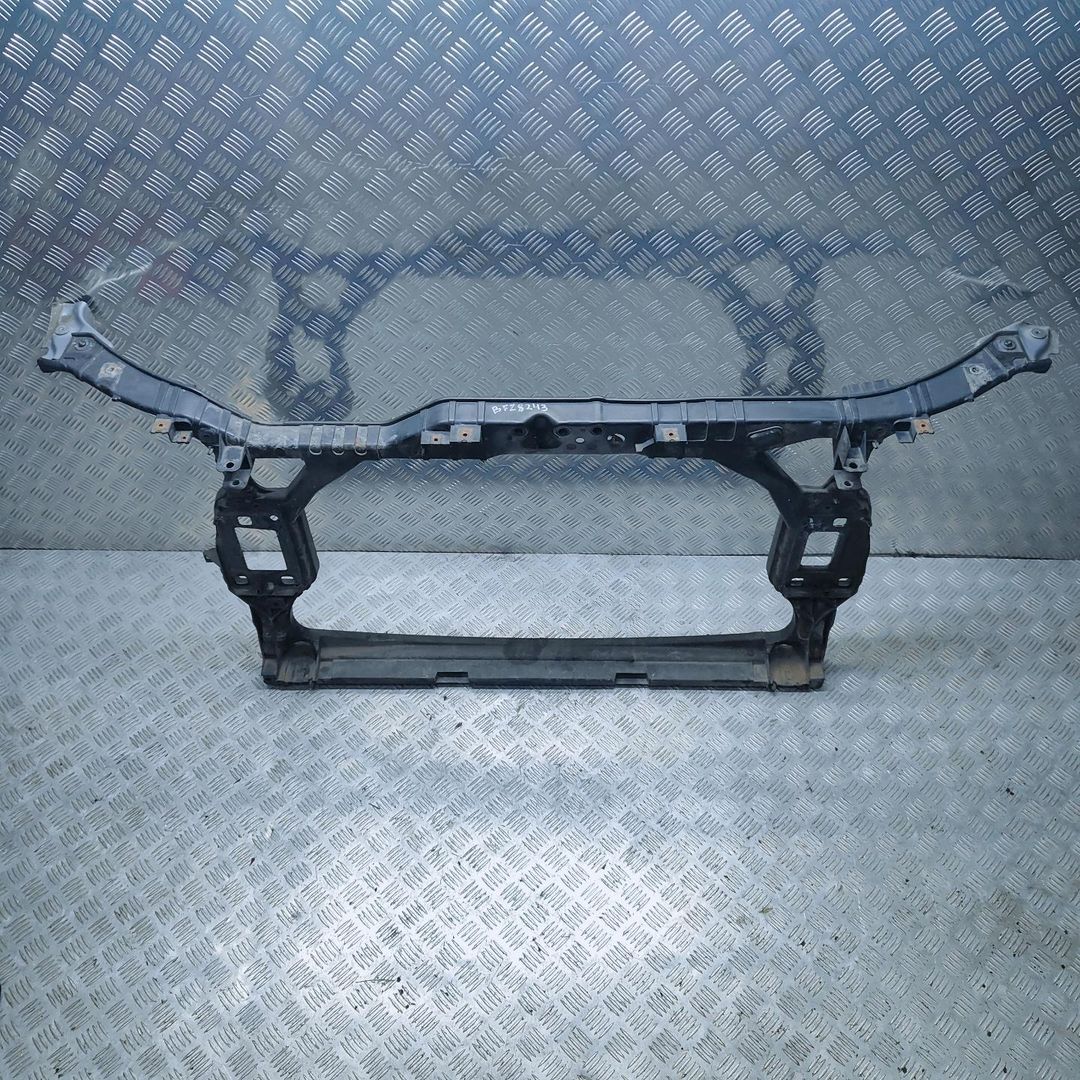 передняя панель крепления облицовки (телевизор) Audi A4 B8/8K 2010, 2.0 л., TDi, CAGB, дизель, 6МКПП, серебристый, универсал, правый руль, 8K0805594J, 8K0805499 - фото №1