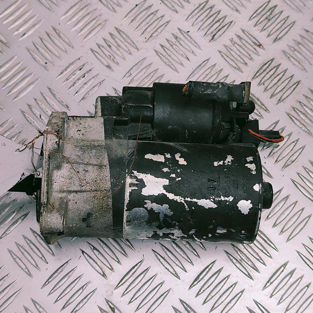 стартер Volkswagen Polo 3 поколение 1996, 1.0 л., i, ALL, бензин, 5МКПП, передний привод, 0001112027, 036911023Q - фото №1
