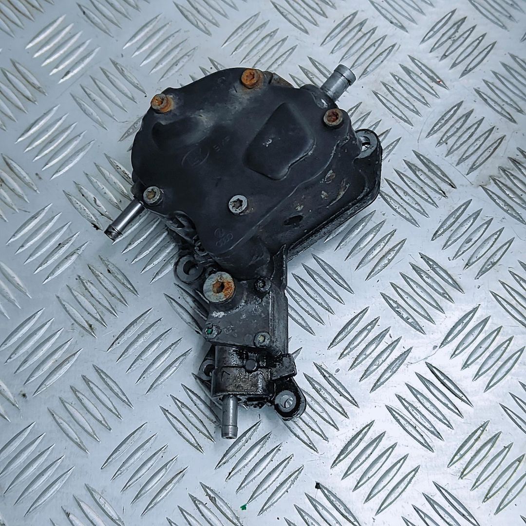 насос вакуумный SEAT Leon 2 поколение 2008, 1.9 л., TDi, BXE, дизель, 5МКПП, передний привод, 038145209K, 051203A - фото №1