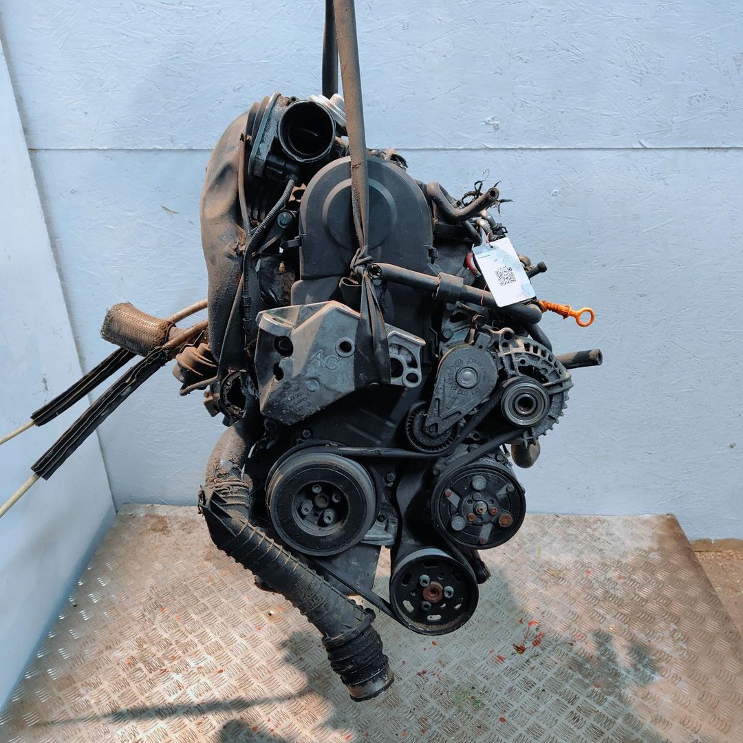 двигатель Volkswagen Golf 4 поколение 2003, 1.9 л., TDi, AXR, дизель, 5МКПП, передний привод, ATD, AXR - фото №1