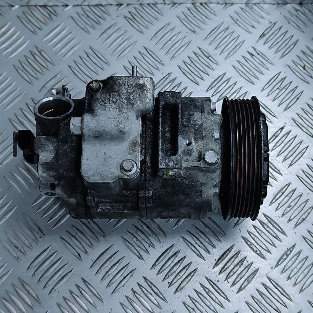 компрессор кондиционера Volkswagen Golf 4 поколение 2003, 1.9 л., TDi, ATD, дизель, МКПП, 6Q0820803D, 6SEU12C, 4471706178 - фото №1
