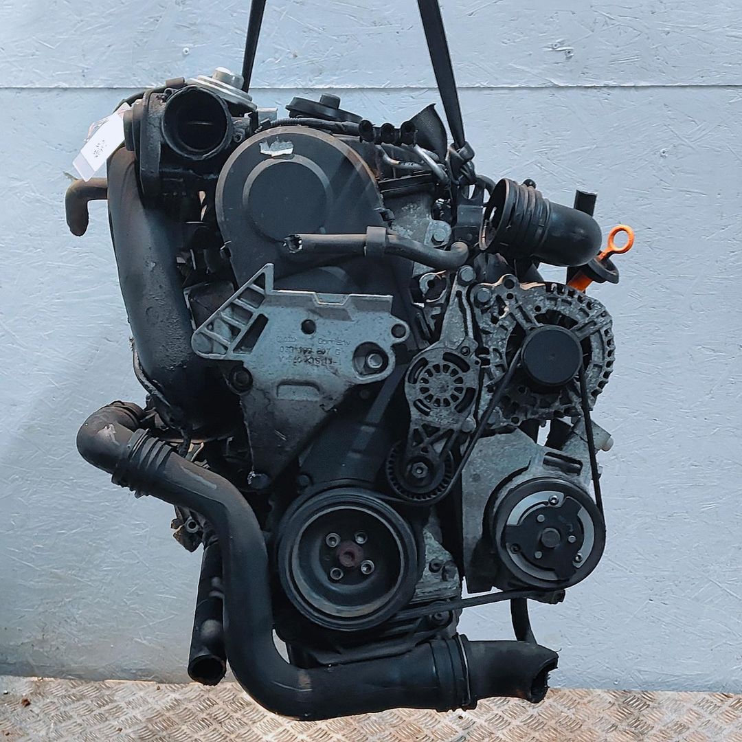 двигатель Volkswagen Golf 5 поколение 2008, 1.9 л., TDi, BXE, дизель, 5МКПП, передний привод, BXE, BKC, BXE - фото №1