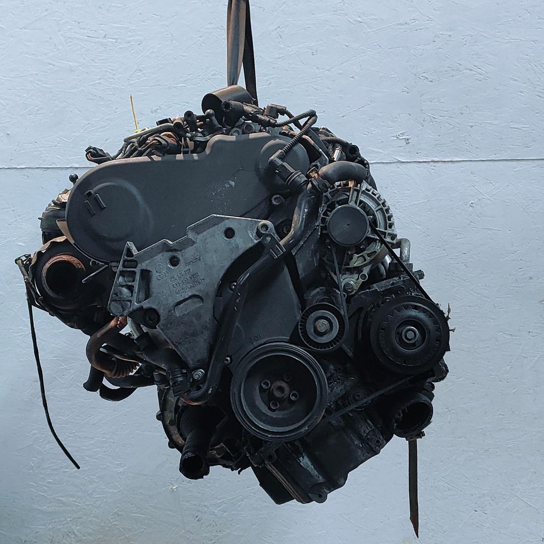двигатель Skoda Superb 2 поколение 2012, 1.6 л., TDi, CAYC, дизель, 5МКПП, передний привод, CAYC, CAYA - фото №1