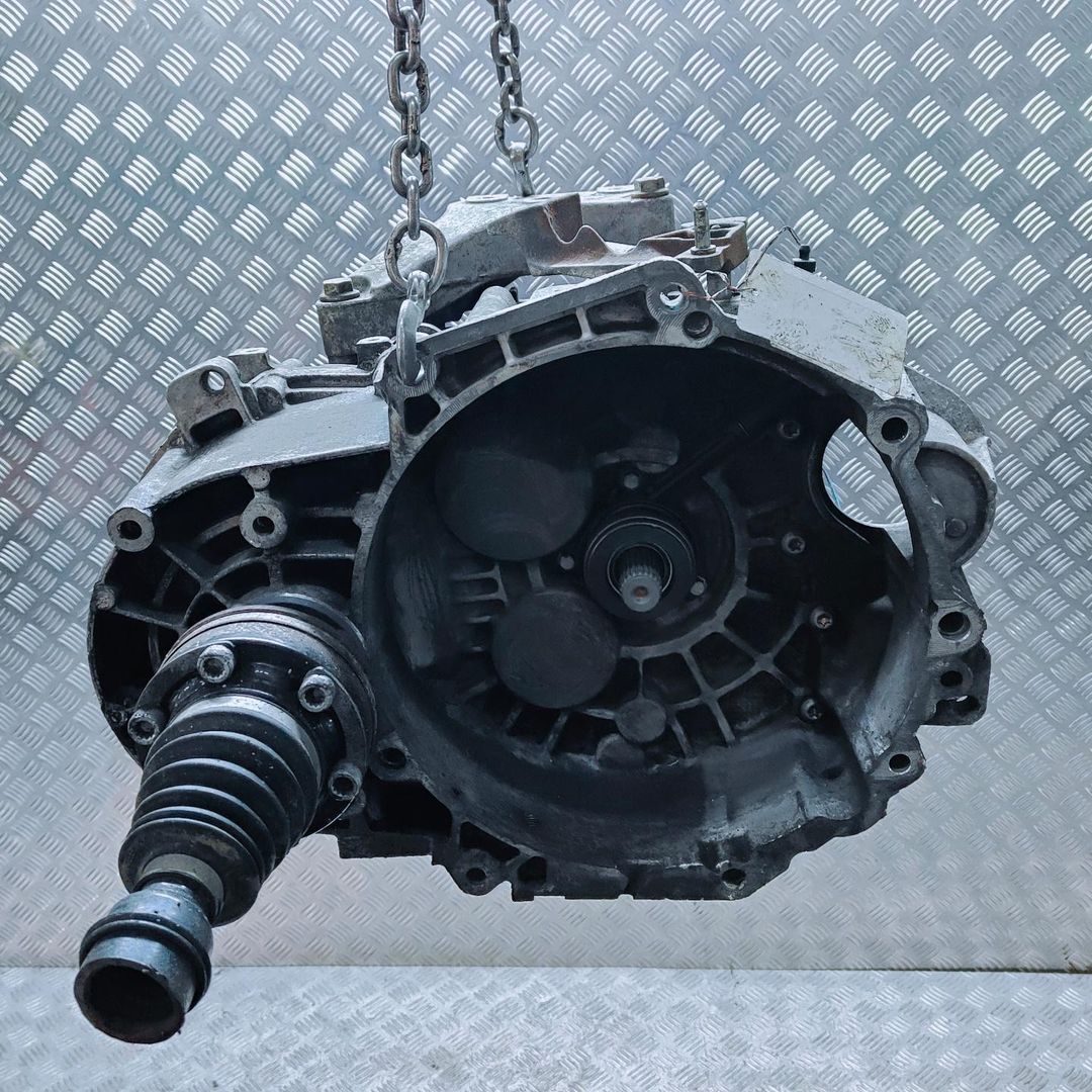КПП механическая (МКПП) Volkswagen Passat B6 2007, 2.0 л., TDi, BMR, дизель, 6МКПП, серебристый, универсал, передний привод, правый руль, KDS - фото №1