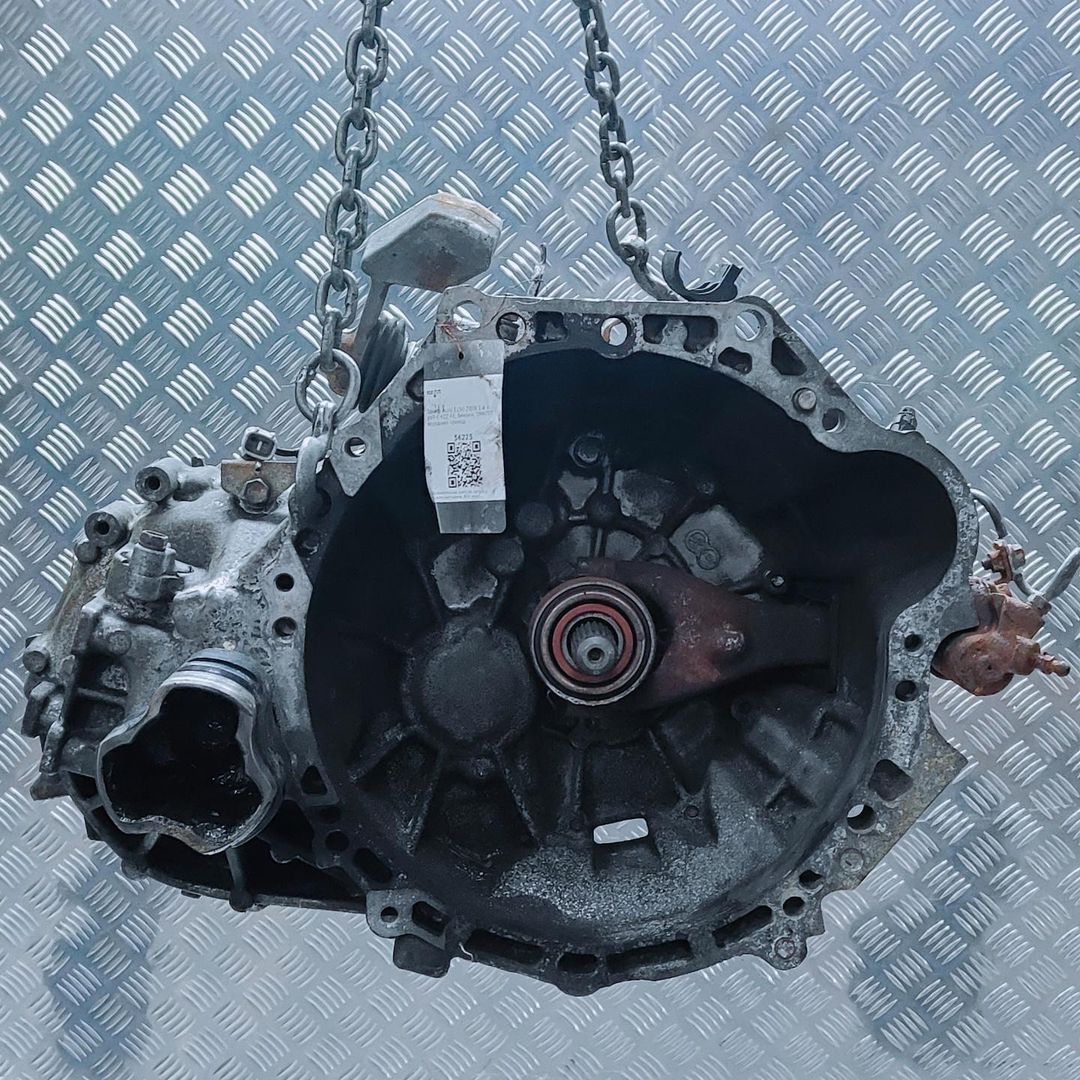 КПП механическая (МКПП) Toyota Auris 1 поколение 2008, 1.4 л., VVT-i, 4ZZ-FE, бензин, 5МКПП, передний привод, 70201500 - фото №1