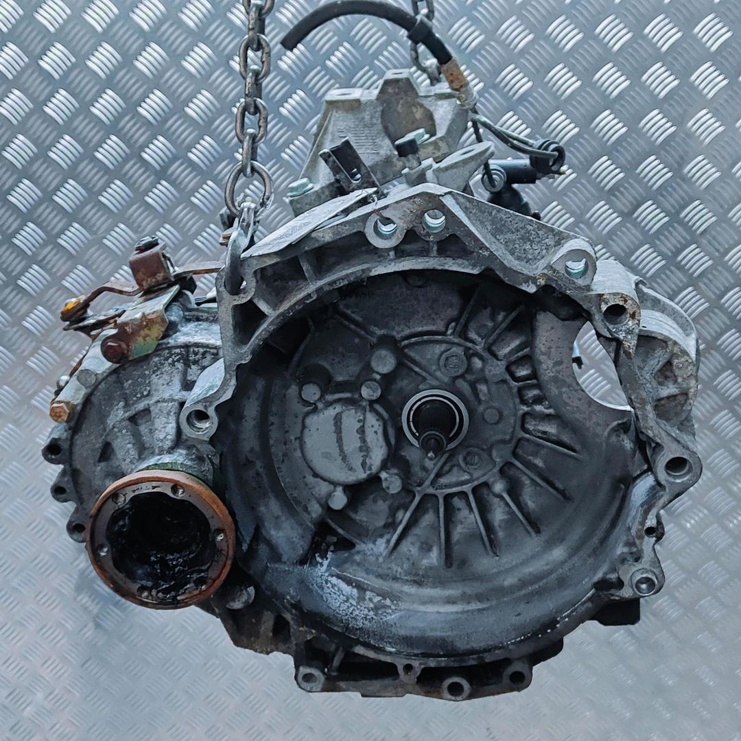 КПП механическая (МКПП) Volkswagen Golf 4 поколение 1997, 1.4 л., i, AKQ, бензин, 5МКПП, передний привод, DSB - фото №1