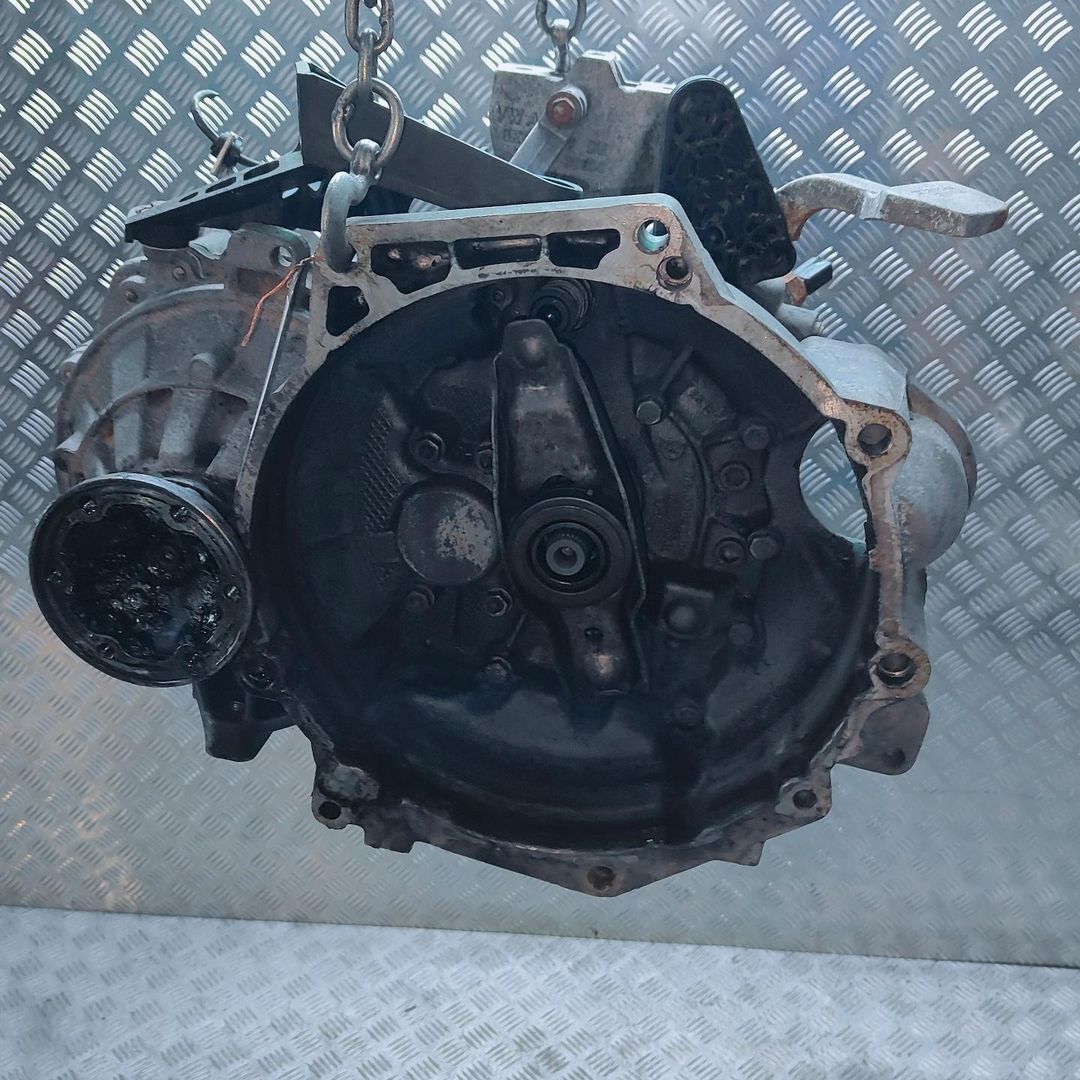 КПП механическая (МКПП) Volkswagen Golf 5 поколение 2009, 1.9 л., TDi, BXE, дизель, 5МКПП, передний привод, JCR - фото №1