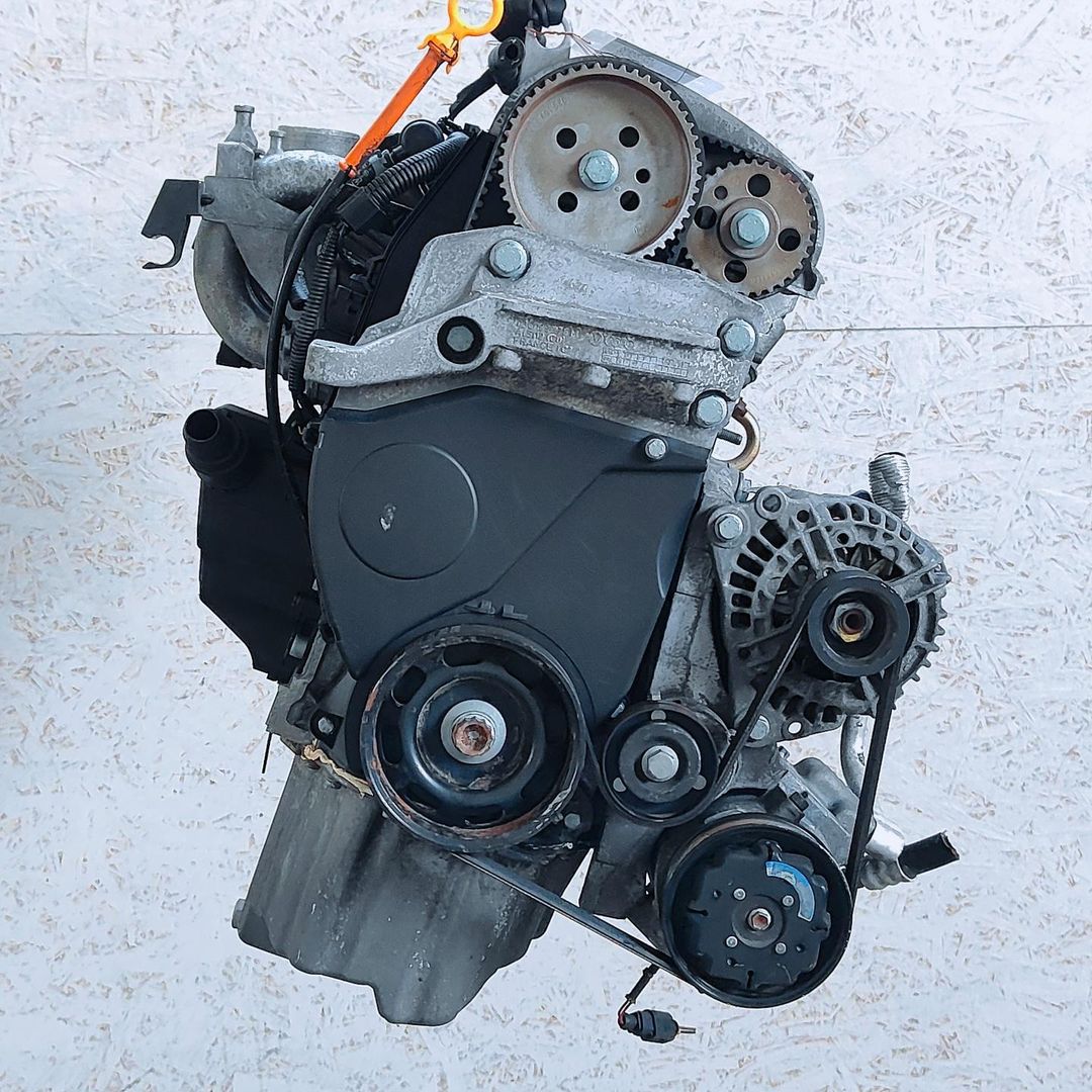 двигатель Volkswagen Golf 4 поколение 2003, 1.6 л., i, BCB, бензин, 5МКПП, передний привод, AUS, BCB - фото №1