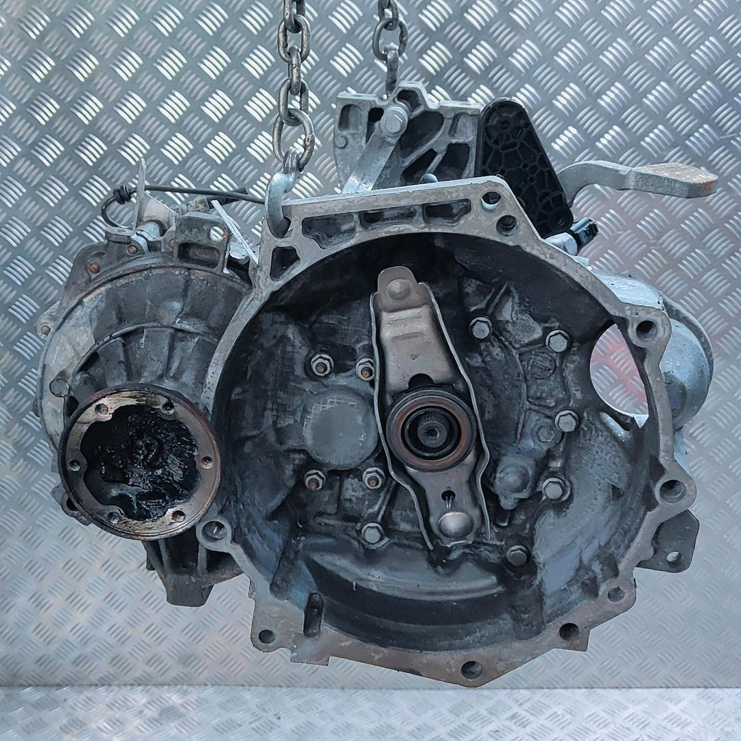 КПП механическая (МКПП) Skoda Yeti 1 поколение 2011, 2.0 л., TDi, CFHC, дизель, 5МКПП, передний привод, KJF - фото №1