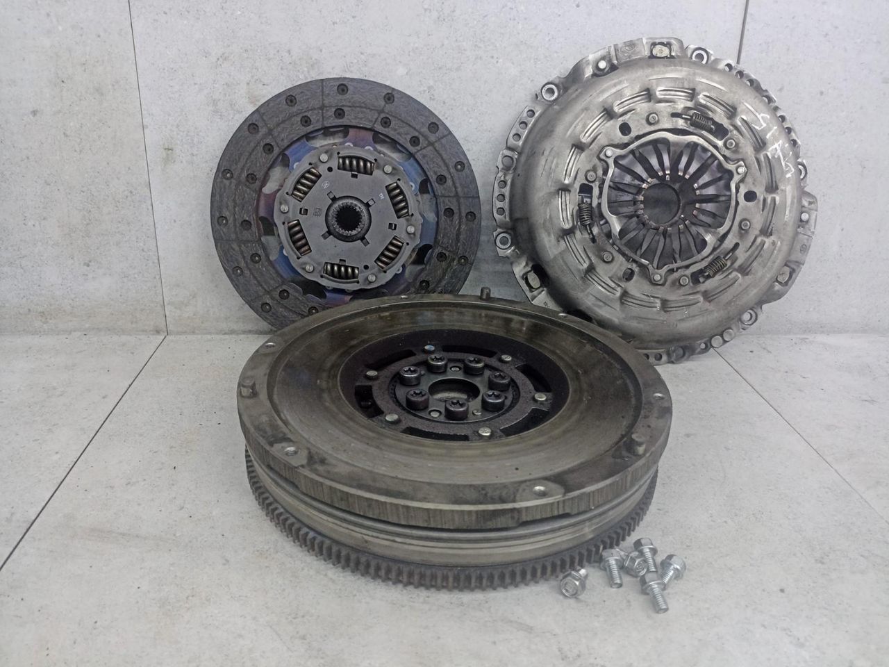 комплект сцепления Mitsubishi Pajero Sport 3 поколение 2019, 2.4 л., 4N15, дизель, 4N15, 2300A074 - фото №1