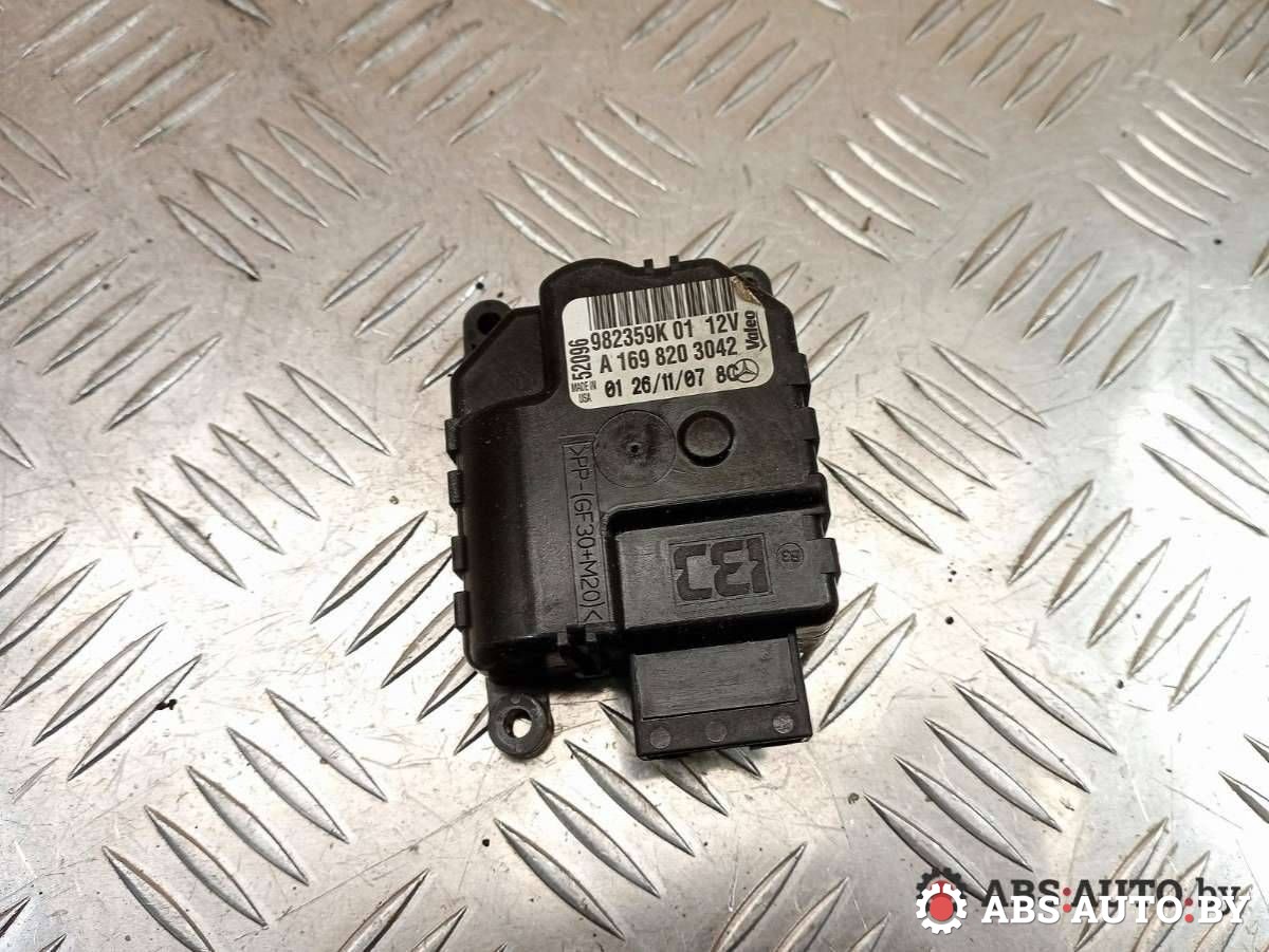 моторчик заслонки печки Mercedes-Benz B-Класс W245 2008, 2.0 л., OM 640.941, дизель, АКПП, A1698203042, 982359K - фото №1