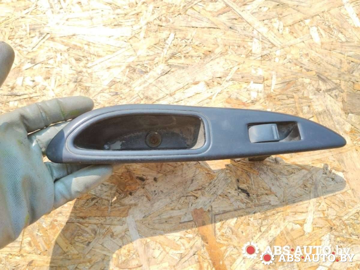 кнопка стеклоподъемника двери задней правой Nissan Primera P12 2003, 2.2 л., дизель, МКПП, универсал, 82960AV760 - фото №1