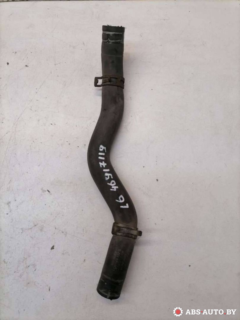 патрубок отопителя (печки) Volkswagen Polo 4 поколение 2002, 1.2 л., бензин, МКПП, 6Q0121157S - фото №1