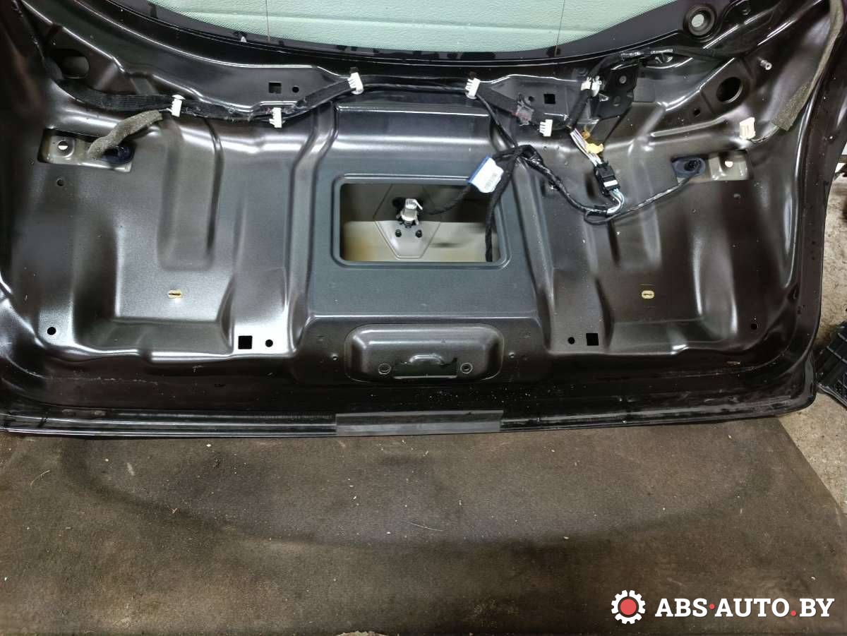 крышка багажника (дверь 3-5) Renault Laguna 3 поколение 2009, 2.0 л., дизель, МКПП, хетчбэк 5 дв. - фото №1