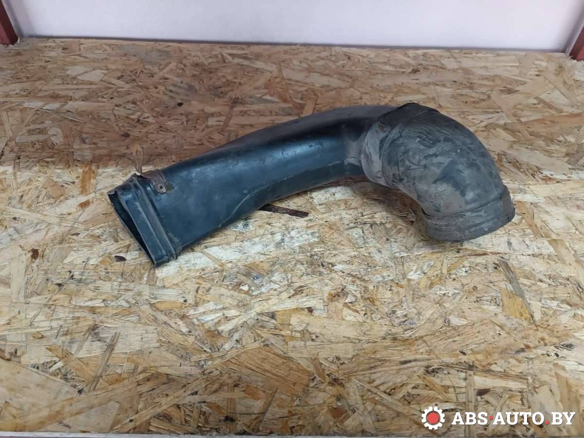 воздуховод (дефлектор) радиатора Hyundai Coupe GK 2002, 2.0 л., бензин, МКПП, купе, 28210-2S000 - фото №1