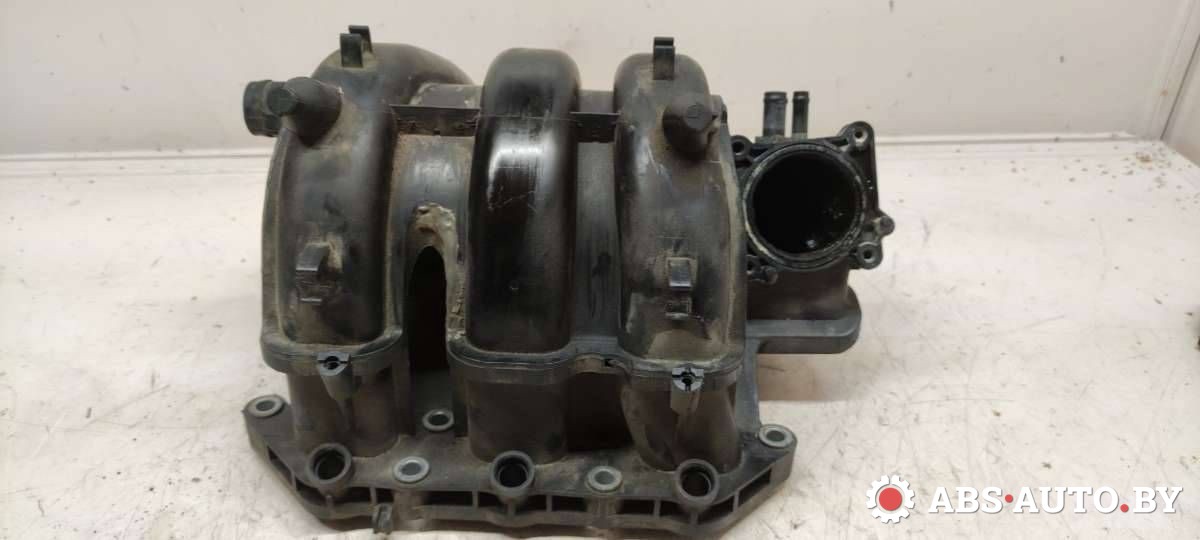 коллектор впускной Volkswagen Polo 4 поколение 2002, 1.2 л., бензин, МКПП, 03E129711C - фото №1