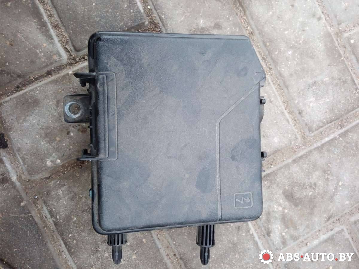 крышка блока предохранителей Renault Laguna 3 поколение 2009, 2.0 л., дизель, МКПП, хетчбэк 5 дв., 284C4001R, 319134128 - фото №1