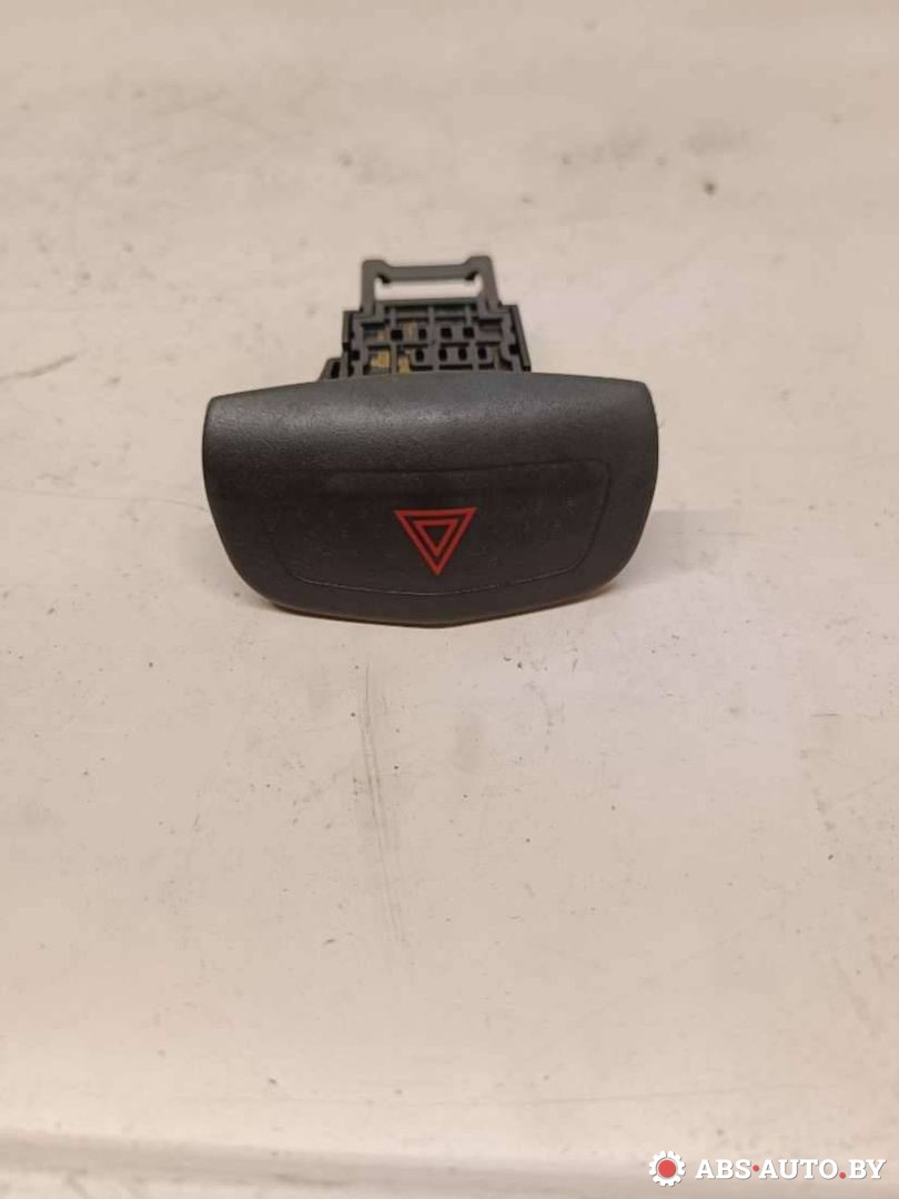 кнопка аварийной сигнализации Nissan Primera P12 2005, 1.9 л., дизель, МКПП, черный, универсал - фото №1