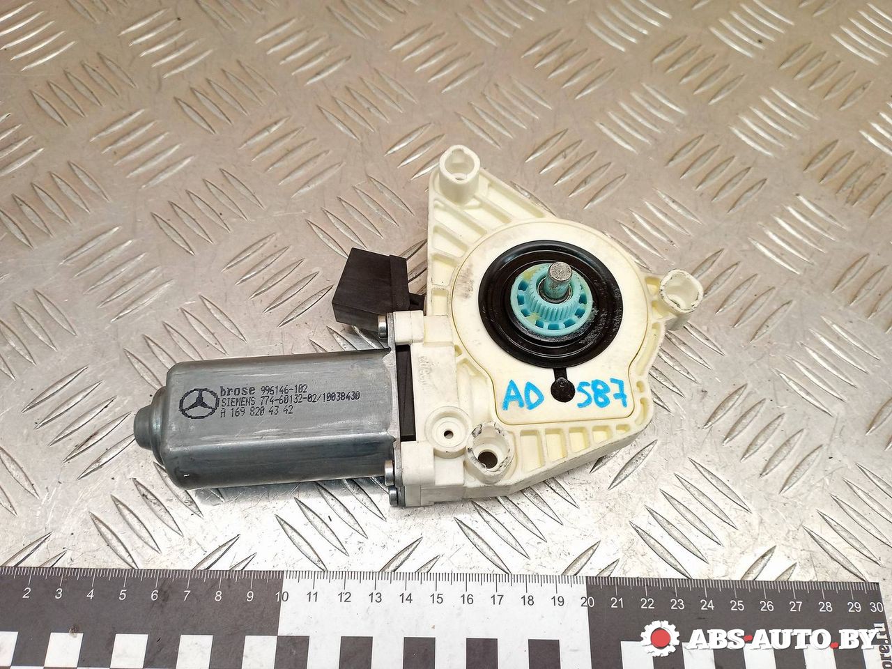 моторчик стеклоподъемника передний левый Mercedes-Benz B-Класс W245 2008, 2.0 л., OM 640.941, дизель, АКПП, A1698204342, 1698204342, 996146102, 7746013202 - фото №1