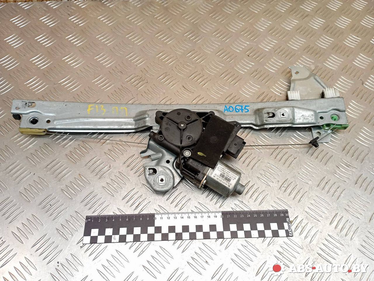стеклоподъемник электрический передний правый Peugeot 308 T7 2010, 1.6 л., 9HY (DV6TED4), дизель, МКПП, черный, хетчбэк 5 дв., 9657247580, 0130822369, 9659826980 - фото №1