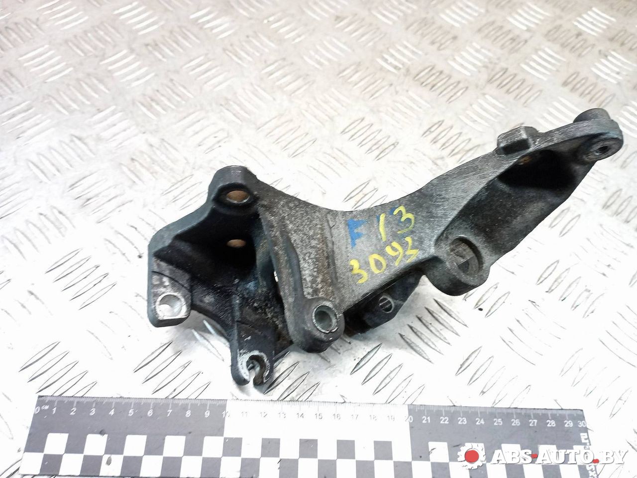 кронштейн генератора Peugeot 308 T7 2010, 1.6 л., 9HY (DV6TED4), дизель, МКПП, черный, хетчбэк 5 дв., 9658199180 - фото №1