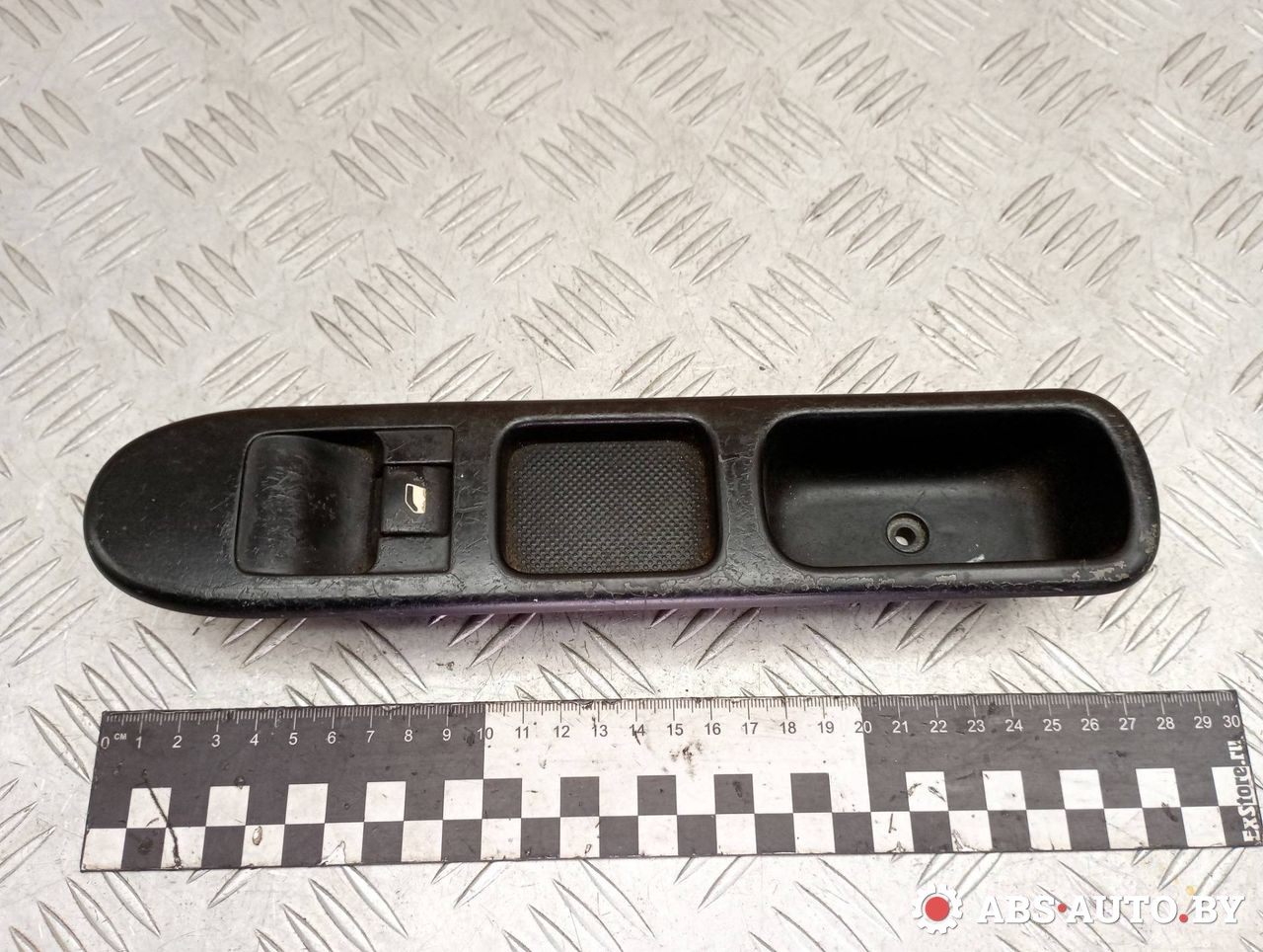 кнопка стеклоподъемника двери Peugeot 307 1 поколение 2004, 2.0 л., МКПП, хетчбэк 5 дв., 96351625XT, 532625 - фото №1