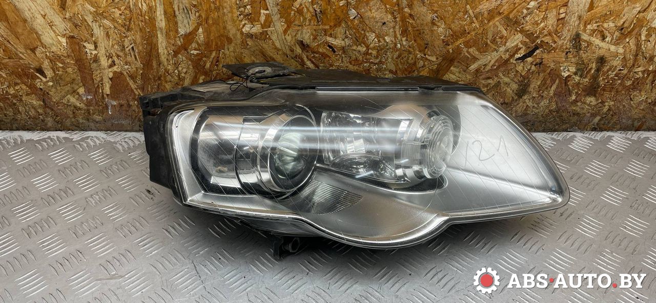 фара правая Volkswagen Passat B6 2010, 1.4 л., CDGA, бензин, АКПП, универсал, 3C0941752K, 4L0907931 - фото №1