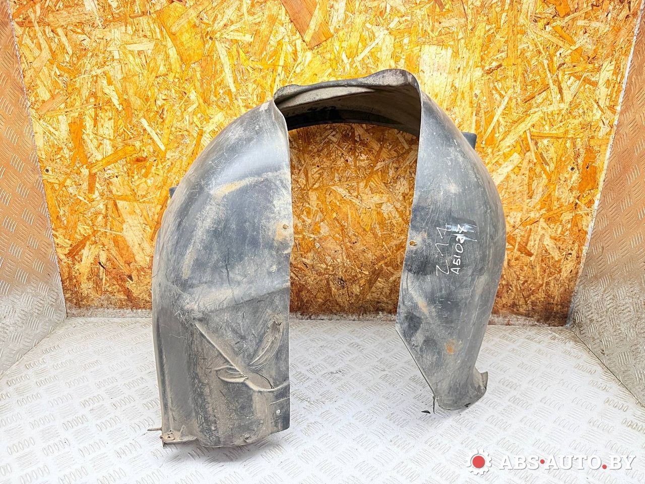 защита арок передняя правая (подкрылок) Volvo S40 2 поколение 2004, 2.4 л., B 5244 S4, бензин, АКПП, седан, 30678144 - фото №1